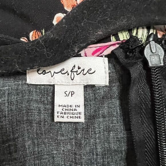 Love, Fire Black Floral Flutter Sleeve Jumpsuit - Picture 5 of 12